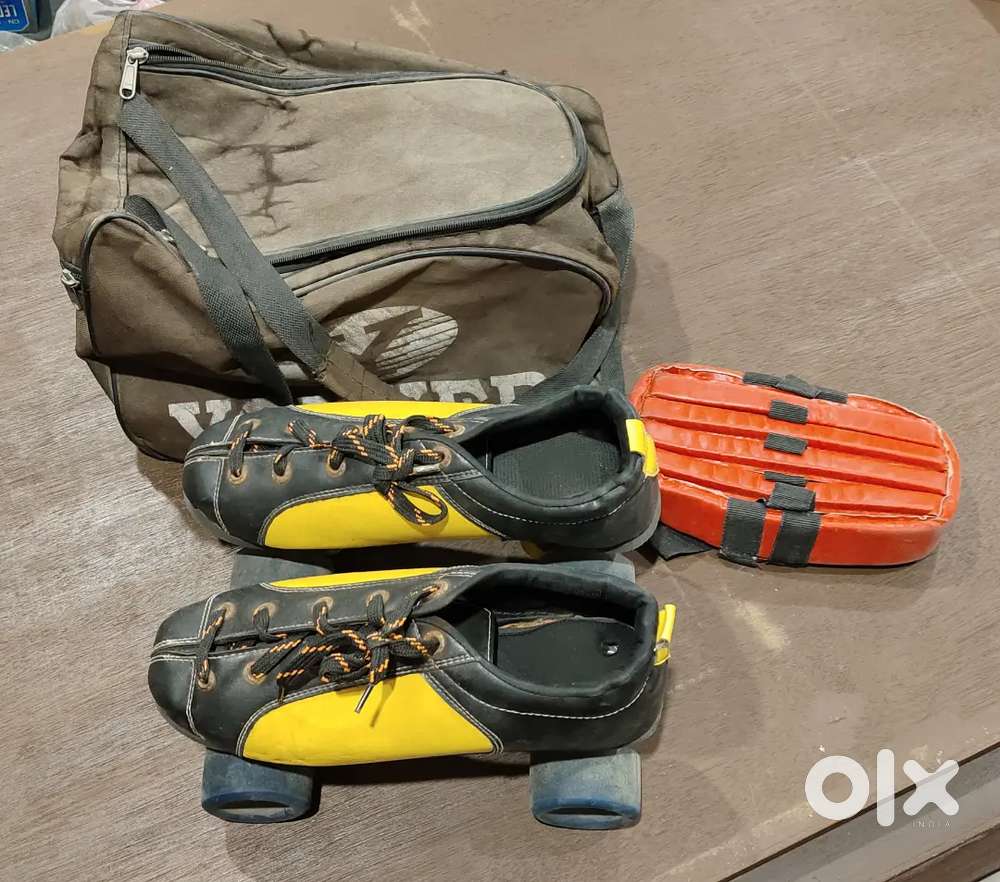 Roller Skates with Shoes, Helmet & Bag