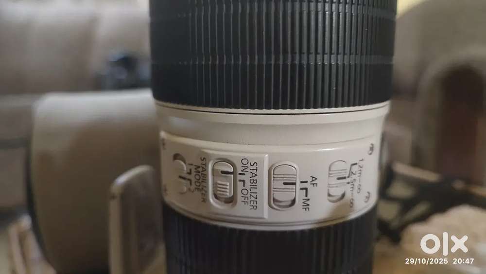 Canon 70-200 f2. 8 IS ii telephoto lens