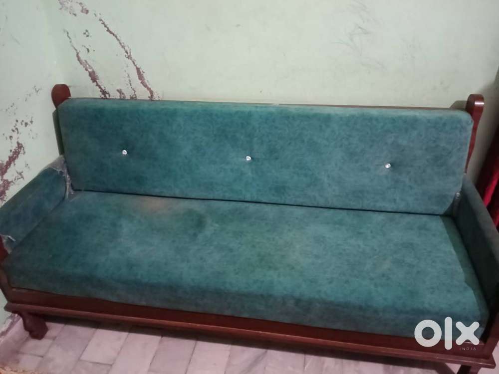 Sale urgent sofa seety