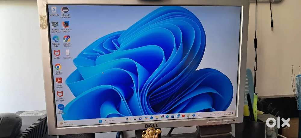 2009 make 19inch dell monitor