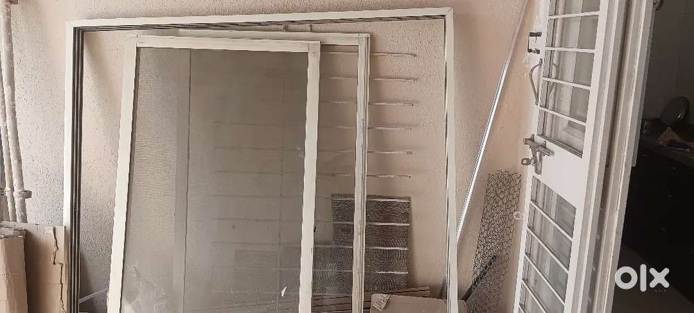 Window 2 month old only big size 3 panel