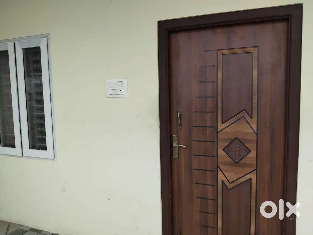 One BHK house for Rent Bechlar 4 to 5 person Per head 4000