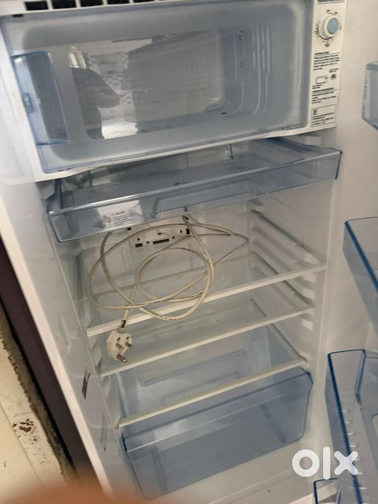 Samsung 4 star 183 ltr refrigerator- used only by 1 year 4 month