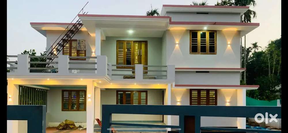 അമ്പലവയലിൽ 9.5 സെൻ്റ് സ്ഥലവും 2300 sq ft വീടും വിൽപ്പനയ്ക്ക്