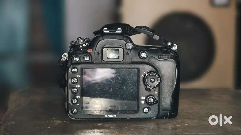 Nikon D7200 DSLR With 18-140mm Lens   Excellent Condition