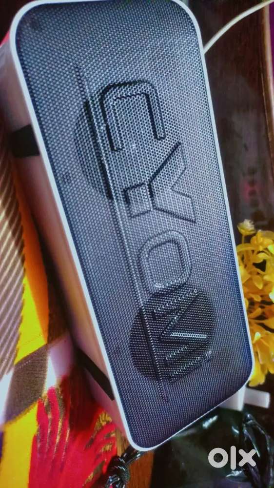 Cyomi disco high base speaker with RGB lights