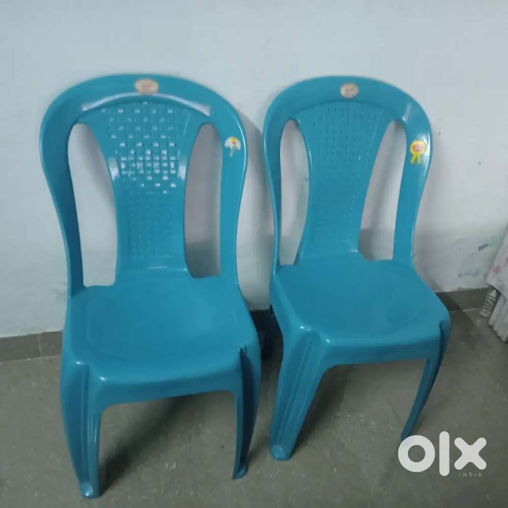 2 plastic chair in New condition