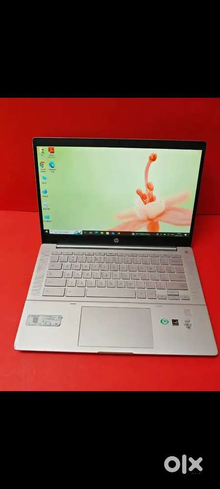 Hp laptop 8/64  laptop *