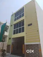 Triplex in ganpat nagar colony. Pahadiya