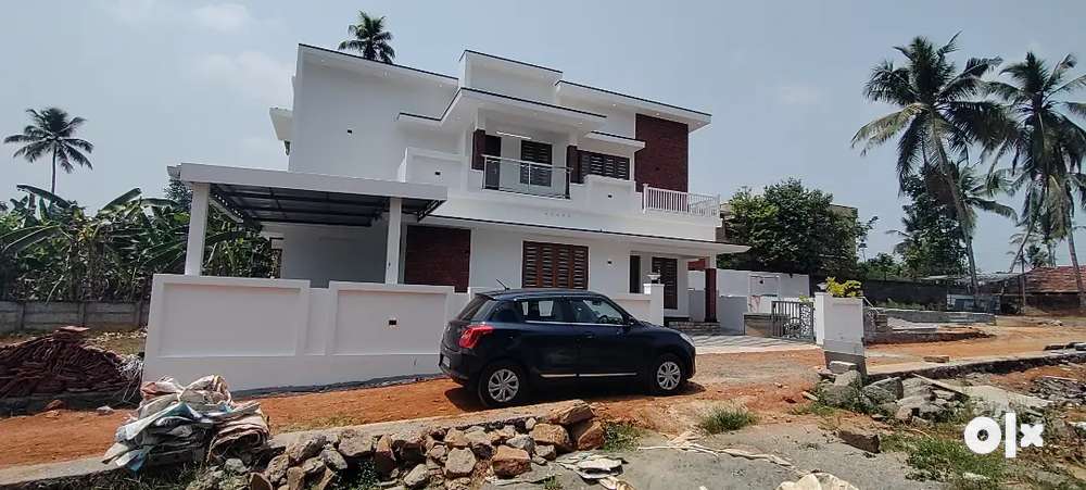 Angamaly thuravoor 5 cent 1526 sqft 3 bhk house for sale