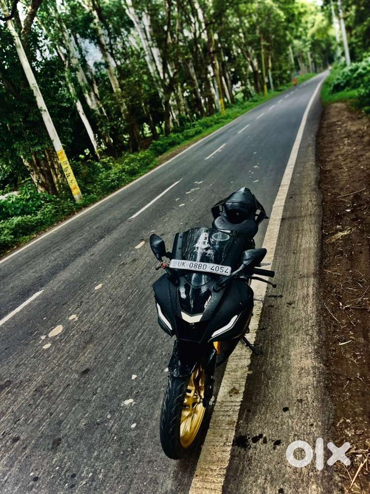 R15 v4 brand new condition
