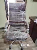 Executive revolving chair