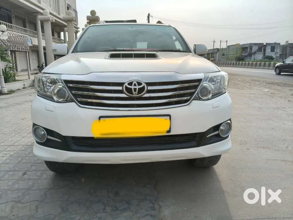 Toyota Fortuner Legender 2015 Diesel 139500 Km Driven