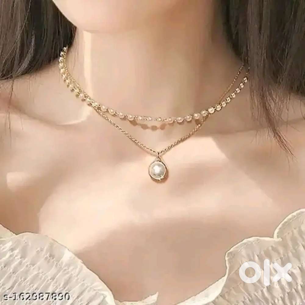 Sizzling Bejeweled Pendants & Lockets
Base Metal