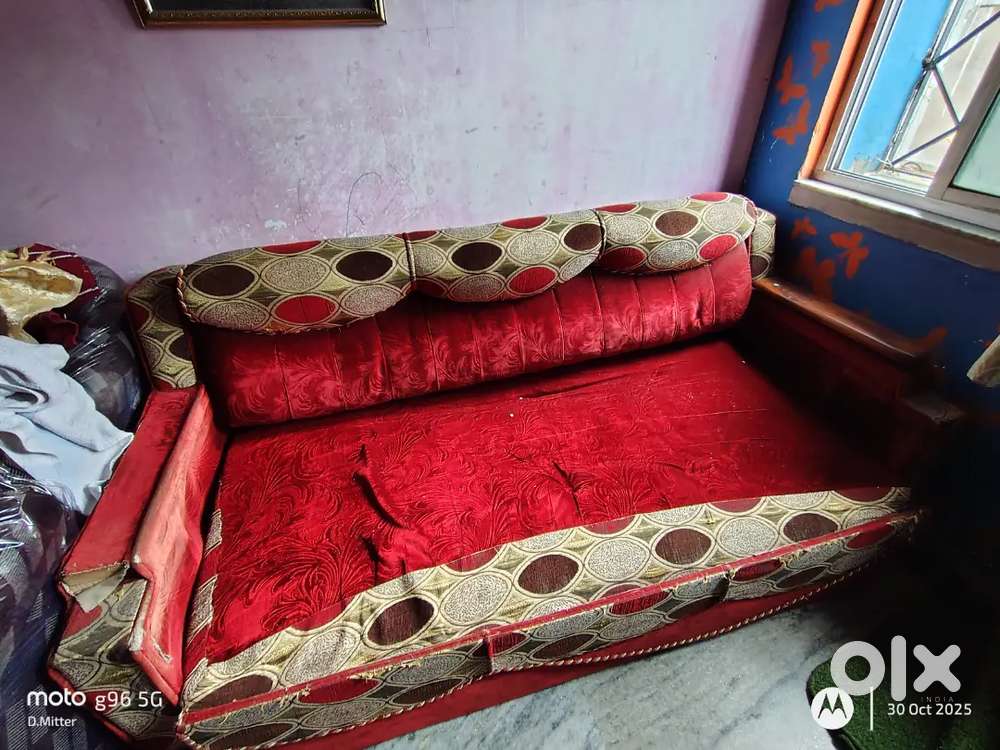 Folding Sofa 7yrs old, delivery charges is on you.