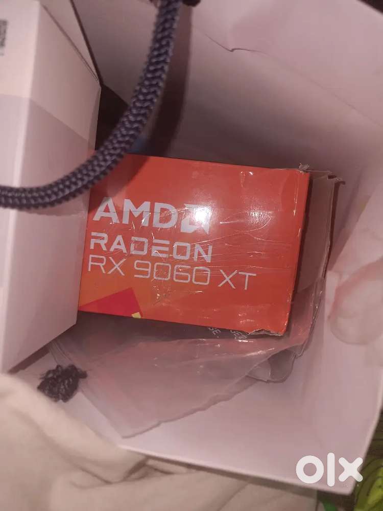AMD RADEON RX 9060XT 16 GB