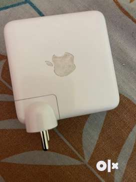 Apple macbook 65w charger and cable