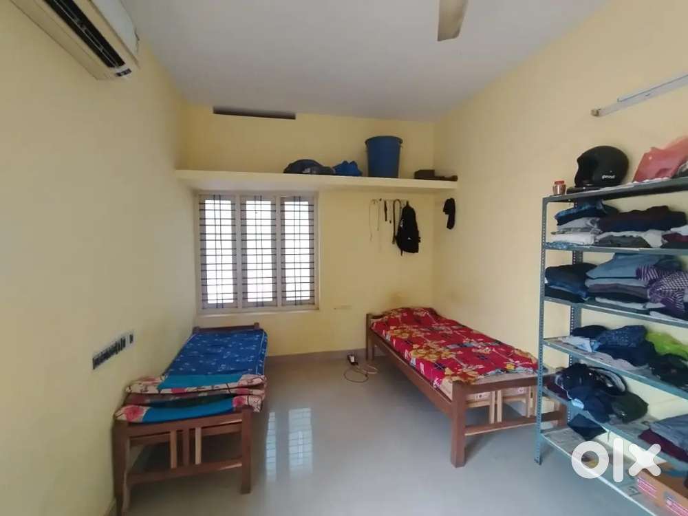 Hostel Available - Pattom, Marappalam