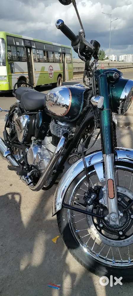 Royal Enfield Classic 350 Emerald Green Top Model