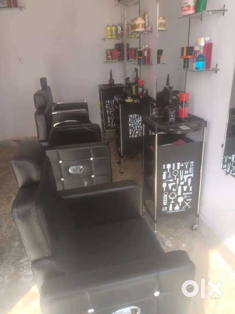 Salon setup all good condition