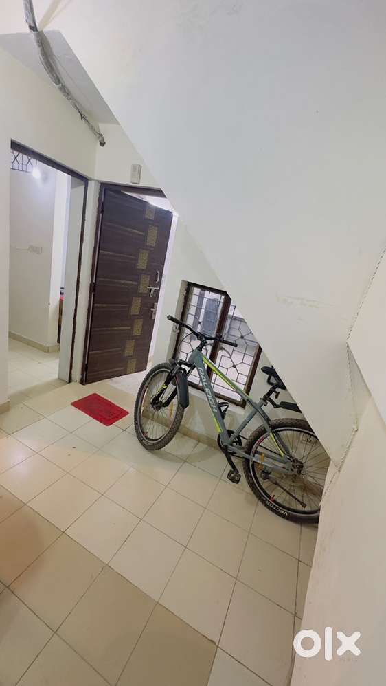 Two room kitchen set flat available for rent without commision