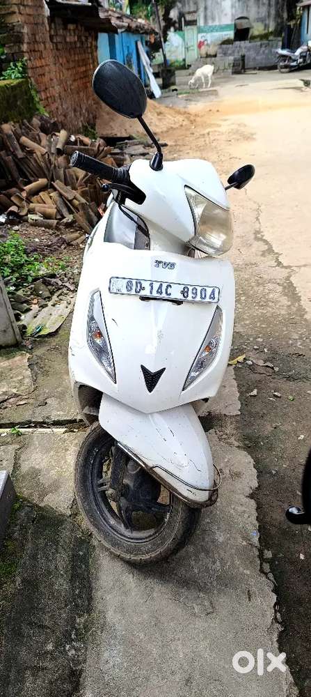 IN GOOD COND SINGLE DRIVEN SCOOTY