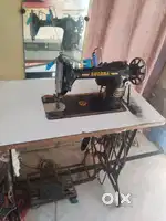 Vise. 1.5 ton Ac.. excellent condition.. Umbrella silai machine.
