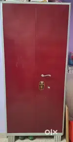 We are sifting to other city ,3 years old metal wardrobes