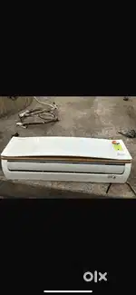 Second hand ac in great condition with 1 year wrnty