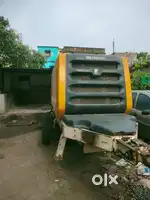 Concrete mixture pump