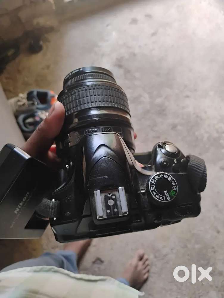 Nikon d3200 original charger is 2 betry