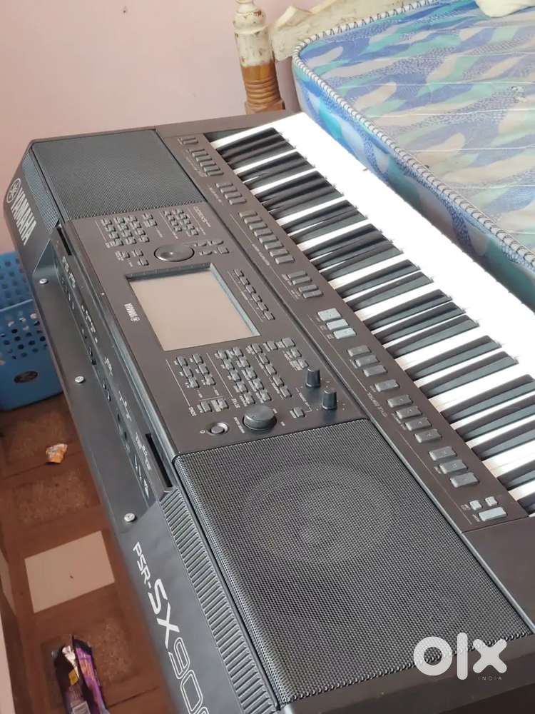 YAMAHA PSR SX900