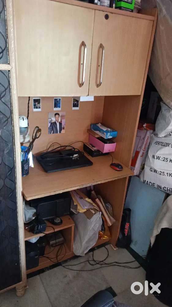 Computer table