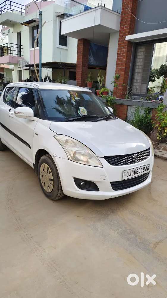 Maruti Suzuki Swift 2011 Petrol in Good Condition & Well Maintained