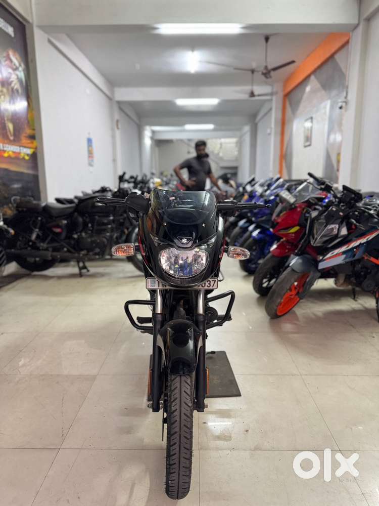BAJAJ PULSAR 125 Red 2024