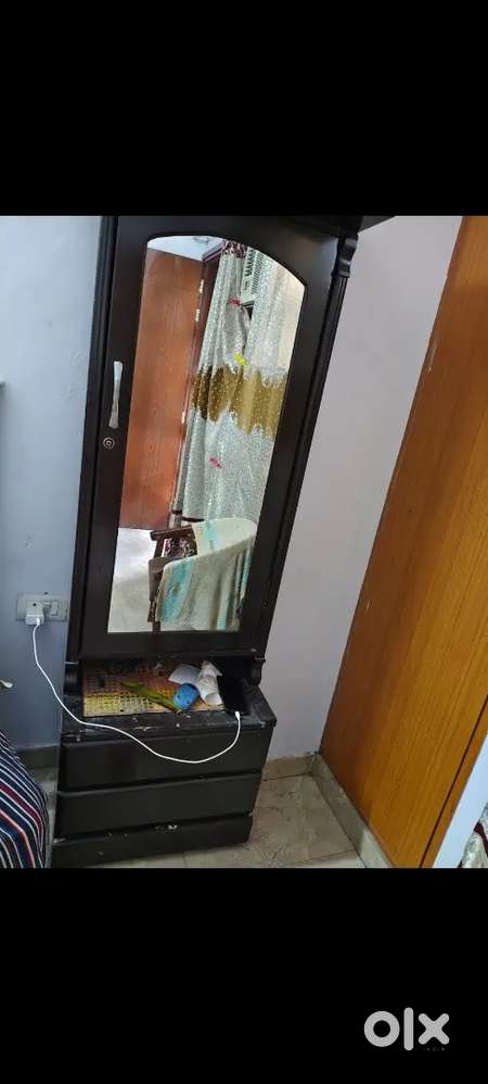 Dressing table
