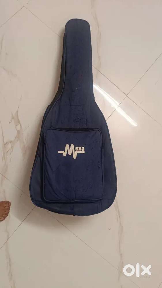 Pluto Acoustic Guitar with Equalizer – Excellent Condition