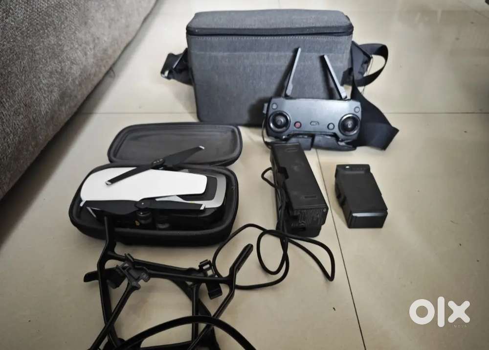 DJI Mavic Air Drone - Fly more Combo