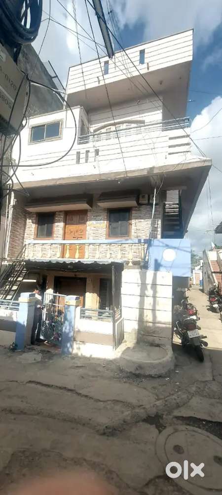 House for sale in the middle of the city