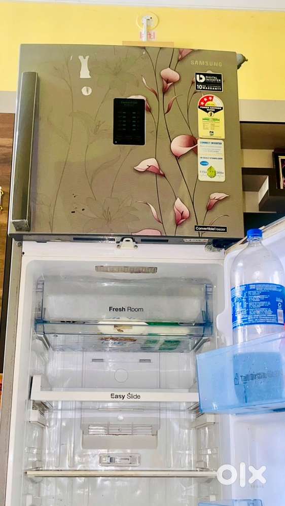 Well maintained double door Samsung fridge