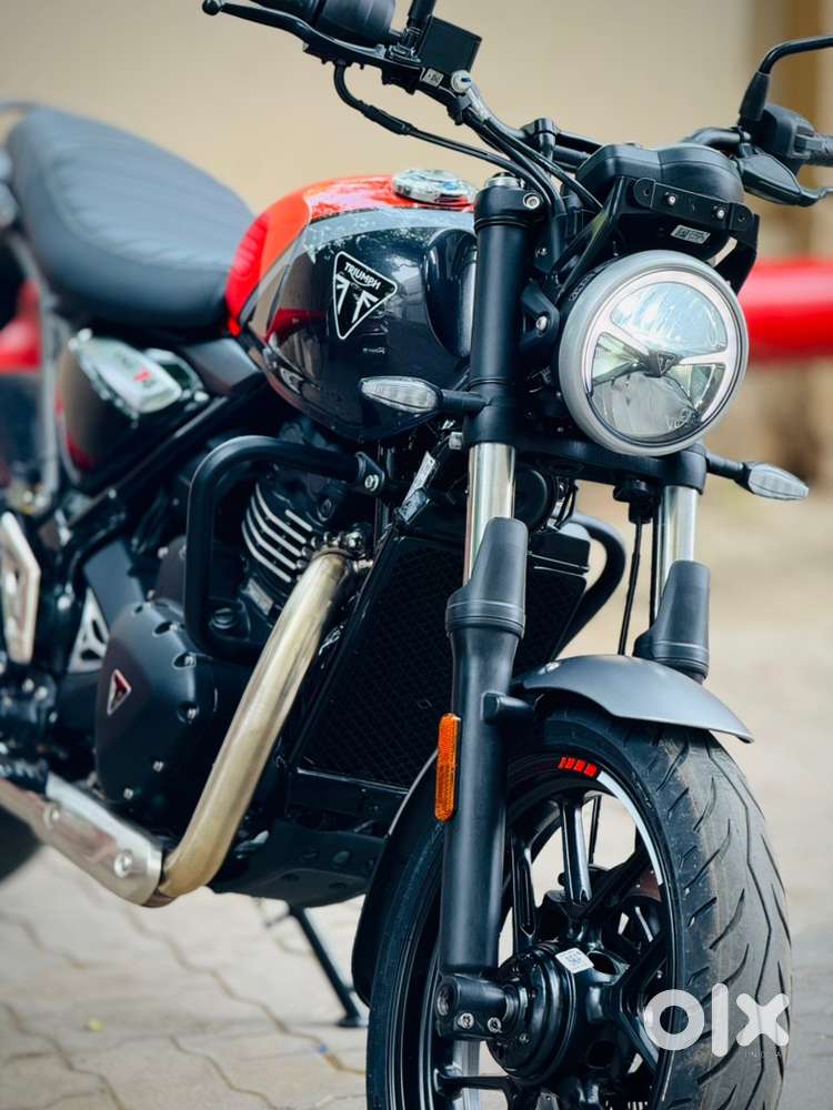 Triump T4 with redrooster perfomance exaust and updated accesories