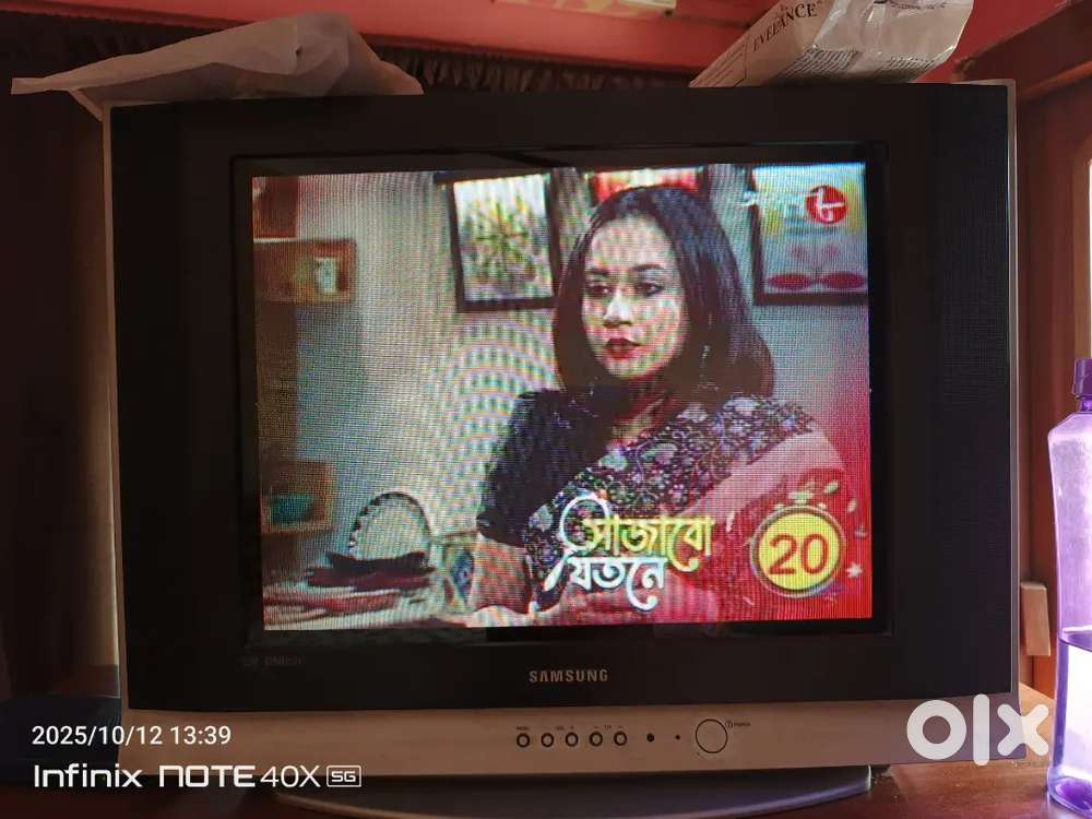 Sumsung slim Deni Box TV