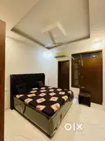 1 room is available in 3 bhk flat only for girls