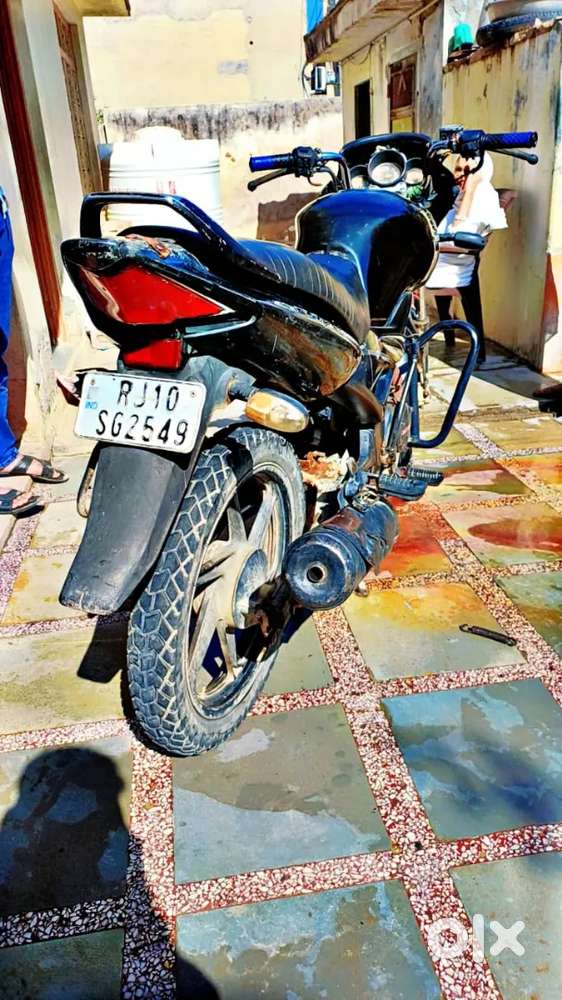 Unicorn good condition  new back tyre but half engine kaam karwana hai