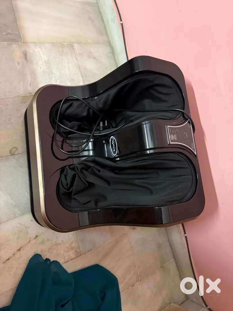 Electric foot massager for calf, foot and leg for pain relief