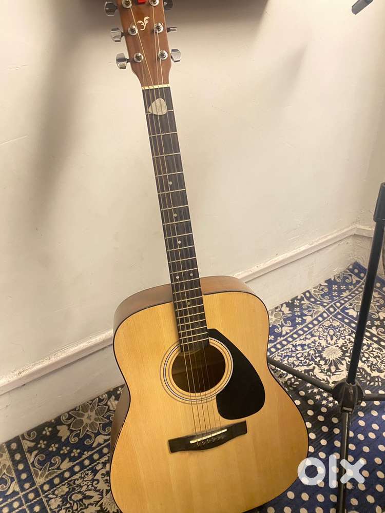 Yamaha F280 Guitar