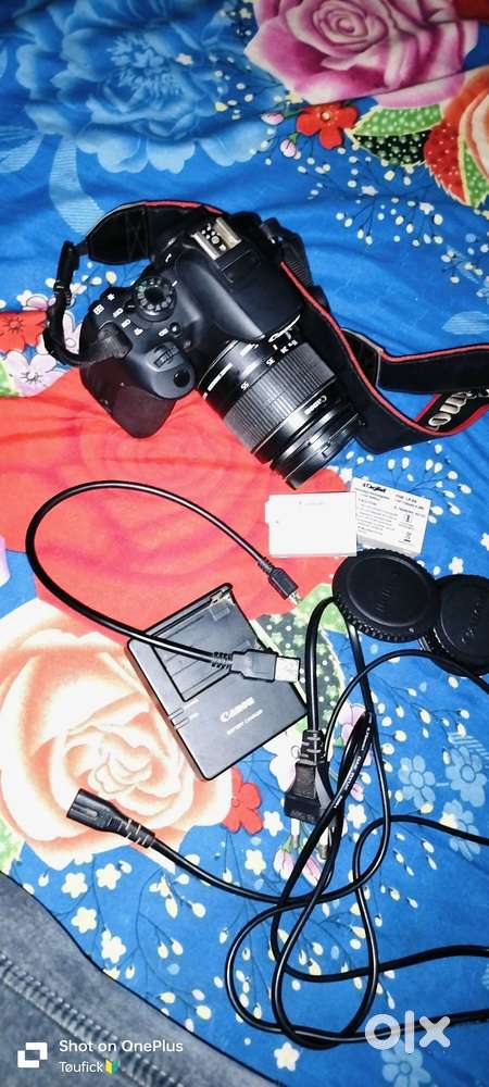 Canon 700d Mark !!  Camara/ With 1 lance 18-55mm