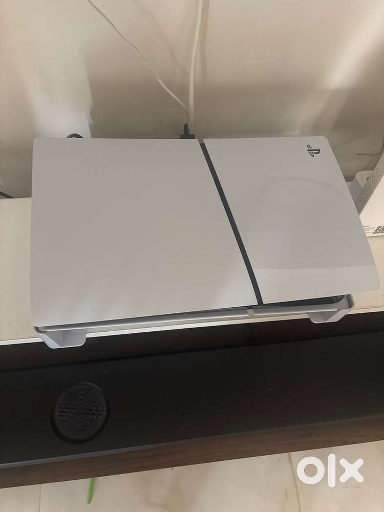 Play station 5 - Slim Disc Edition 1TB - Plus Subscription 1 Year