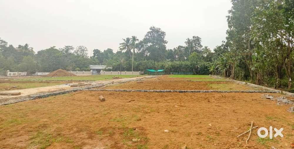 Airport Zone 20 Minutes-Malayatoor Premium Plots-5 Lakhs DP-90% Loan