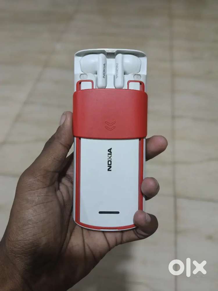 Nokia expressaudio with earbuds